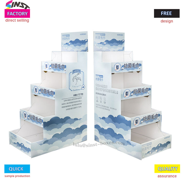 Как картонная полка может разговаривать с полотенцами на полке?